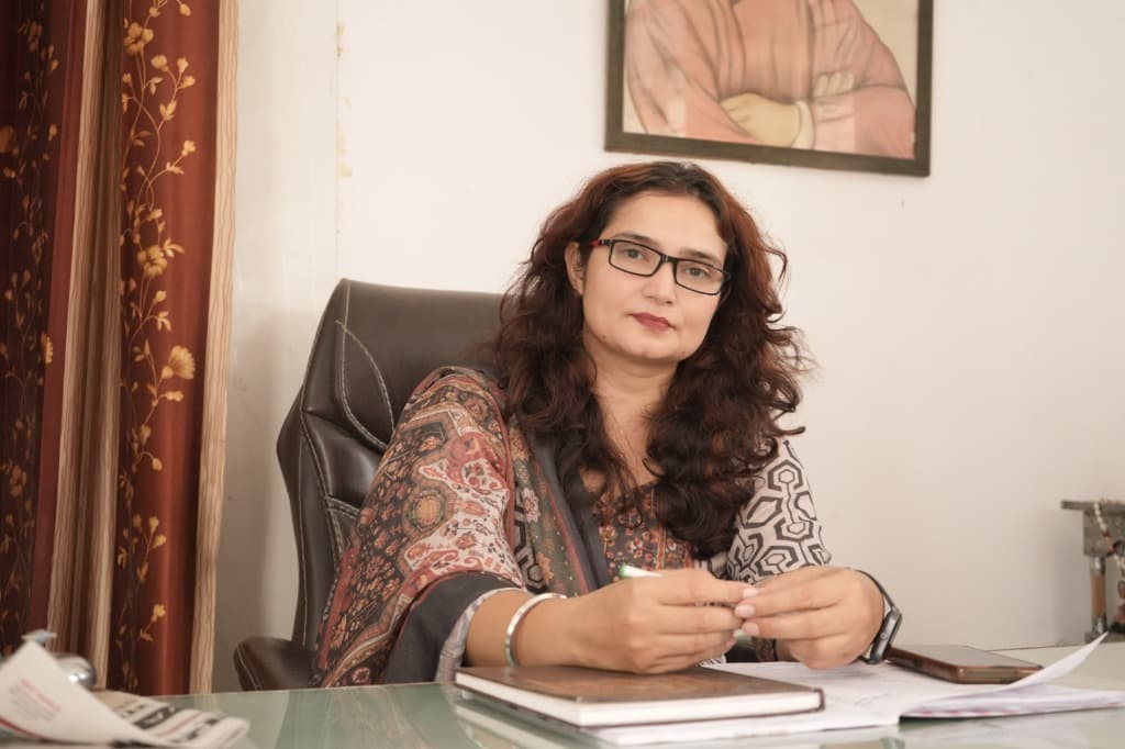 Meenu Nandal — Principal